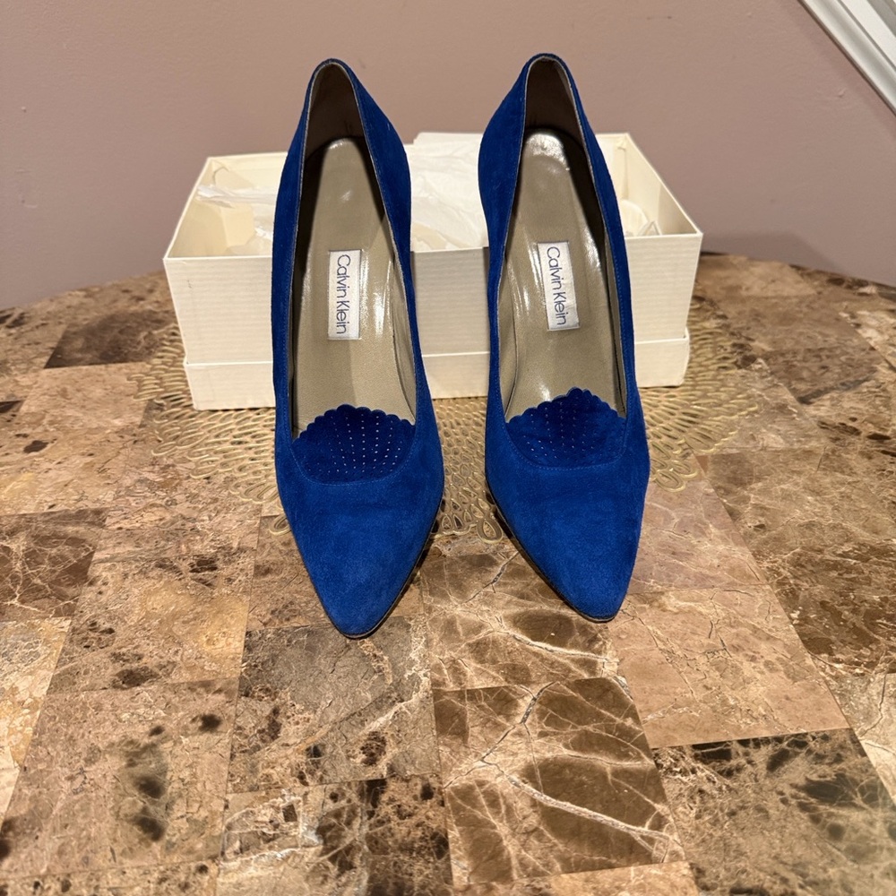 Vintage Calvin Klein Women's Blue Suede Pumps, Made in Italy, 9